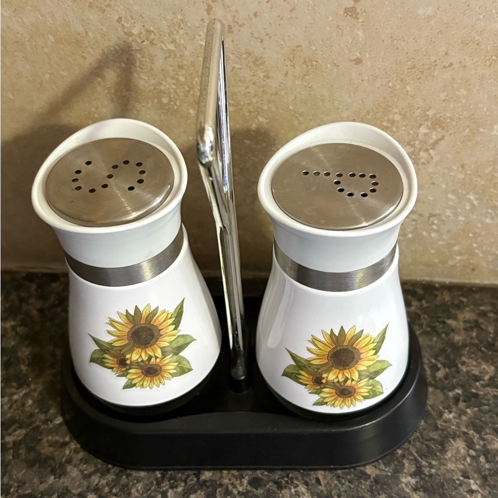 Sunflower Salt and Pepper Shaker Set